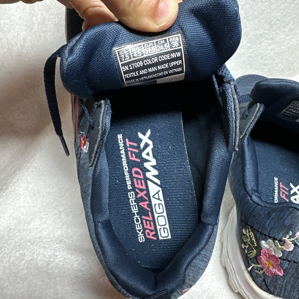 Skechers Women's Shoes With Floral Embroidery Design GoGolf Relaxed For Size 7.5 - Picture 7 of 16